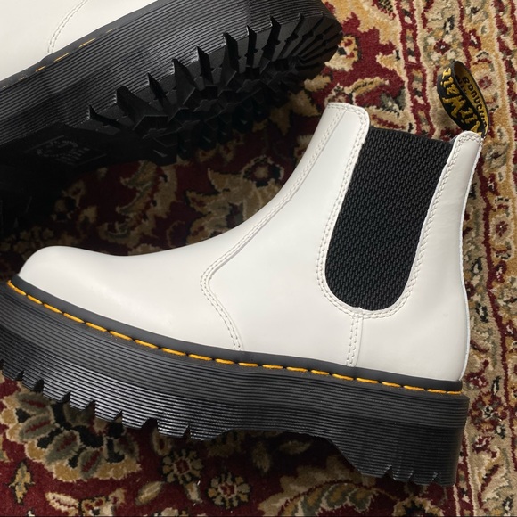 2976 smooth leather platform chelsea boots